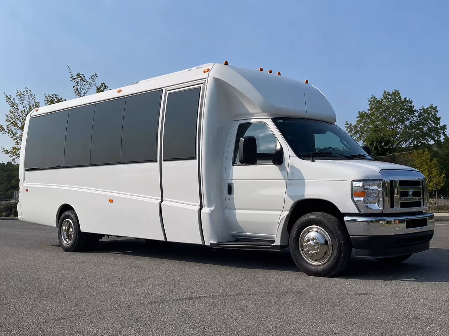 beat the crowds on a memphis bachelorette party bus to south main