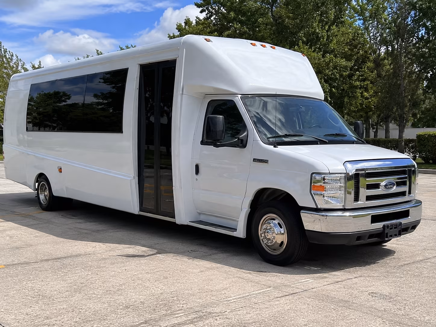 corporate wine tour and client entertainment bus rentals in memphis