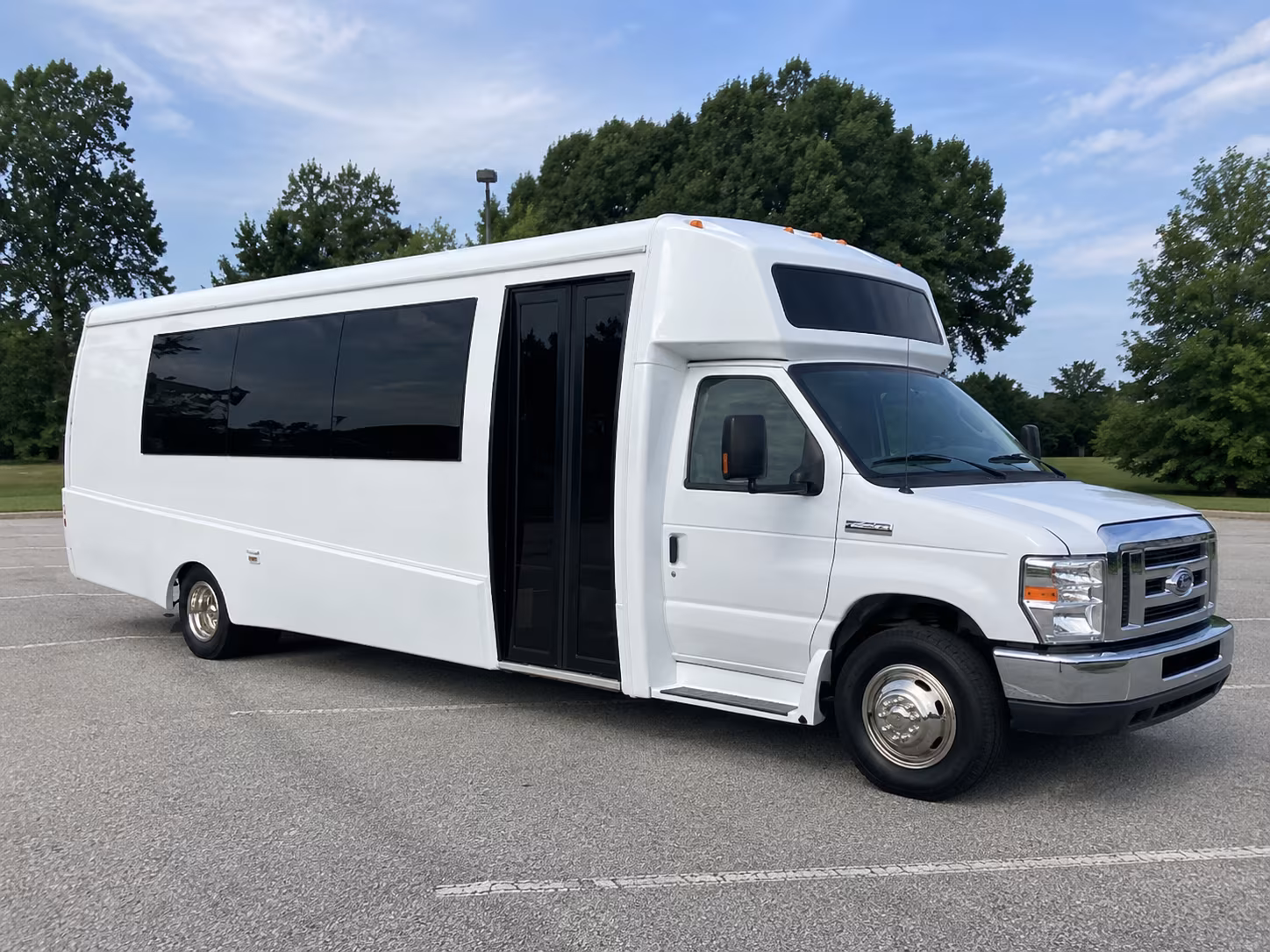memphis 18 passenger party bus