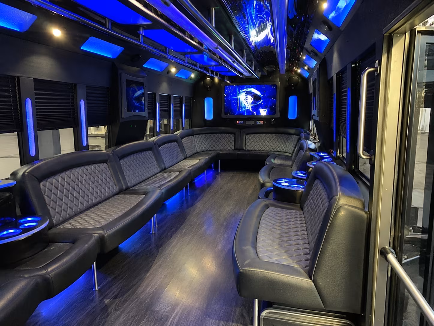 memphis 28 passenger party bus interior