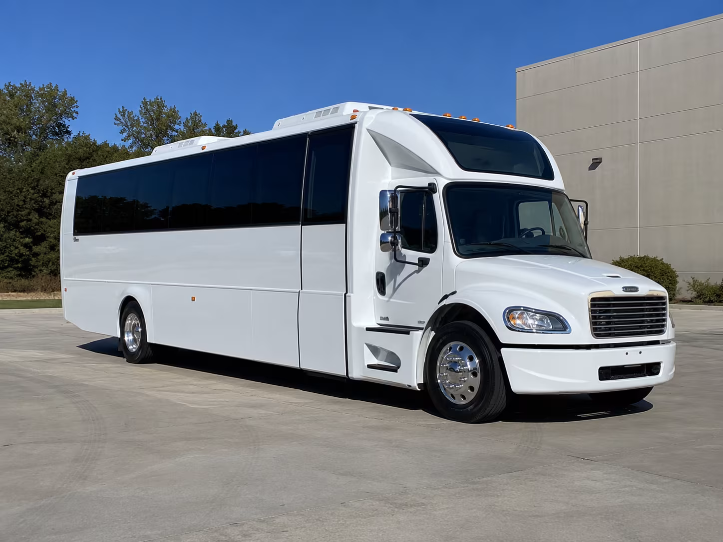 memphis 28 passenger party bus