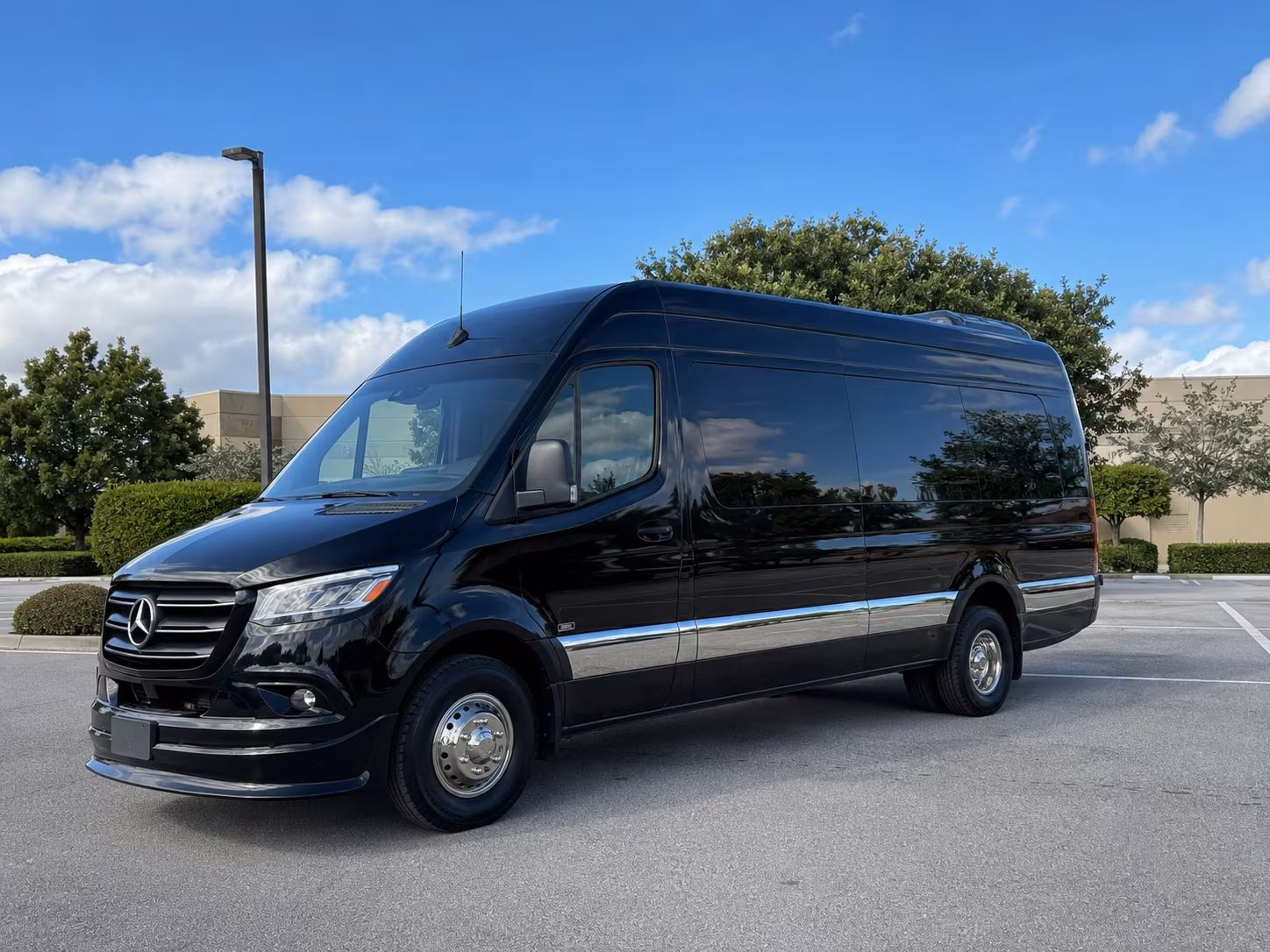 shuttle buses for memphis wedding guests between hotels and venues